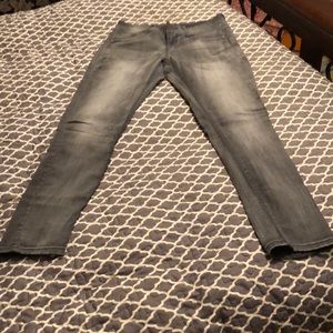 Grey rub jegging from non smoking home